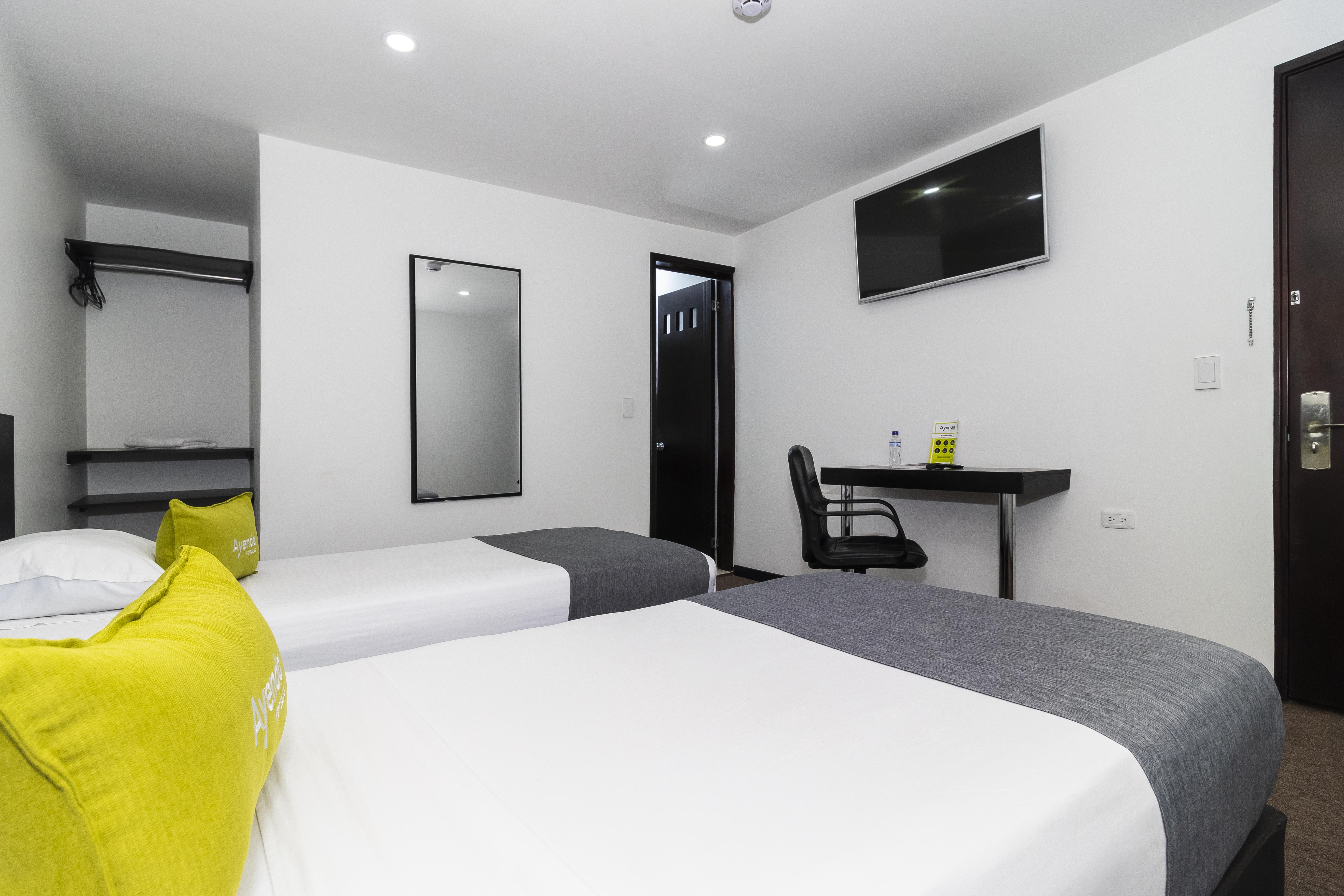 Ayenda 1063 Golden Hotel Богота Екстериор снимка