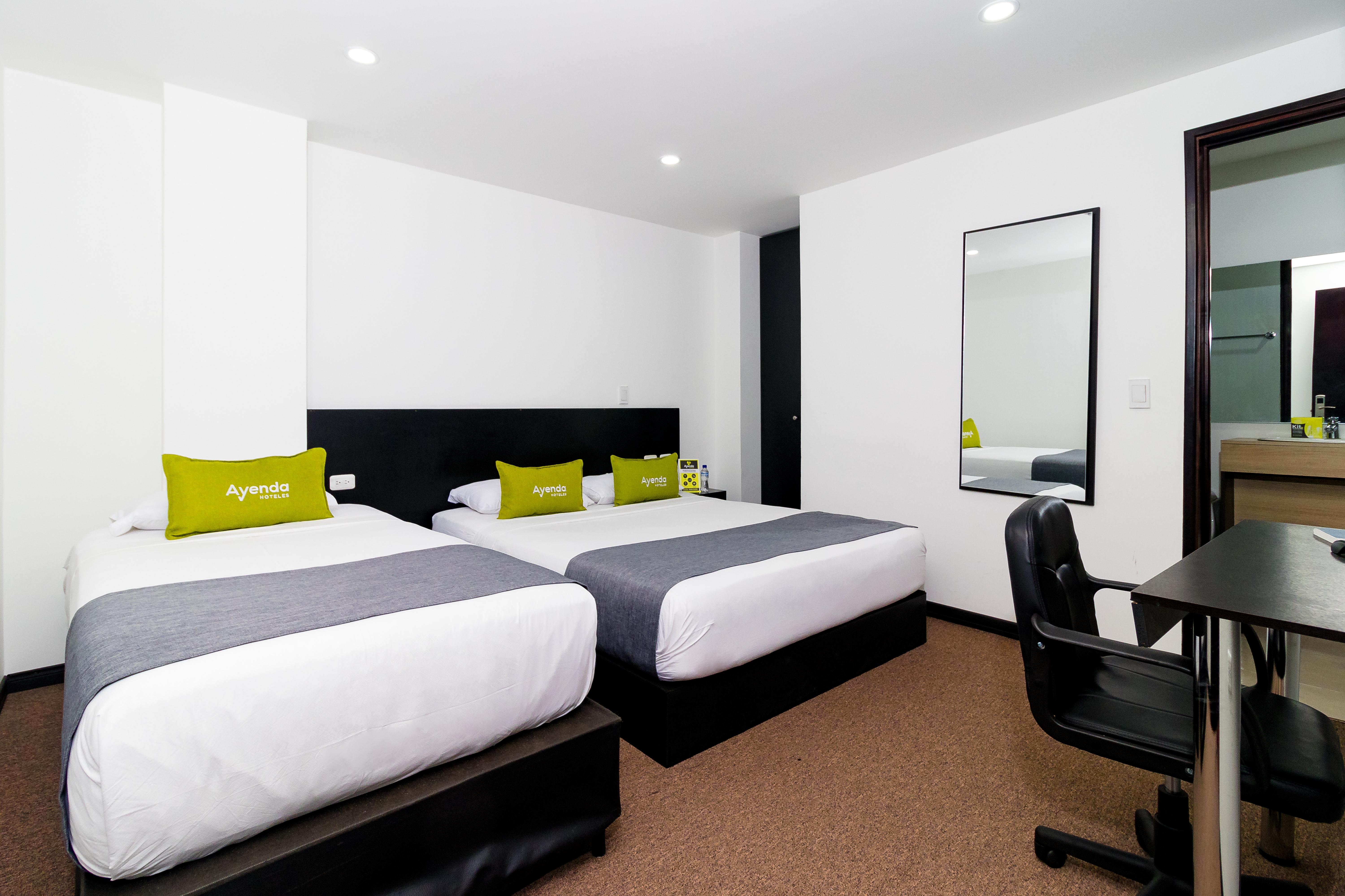 Ayenda 1063 Golden Hotel Богота Екстериор снимка