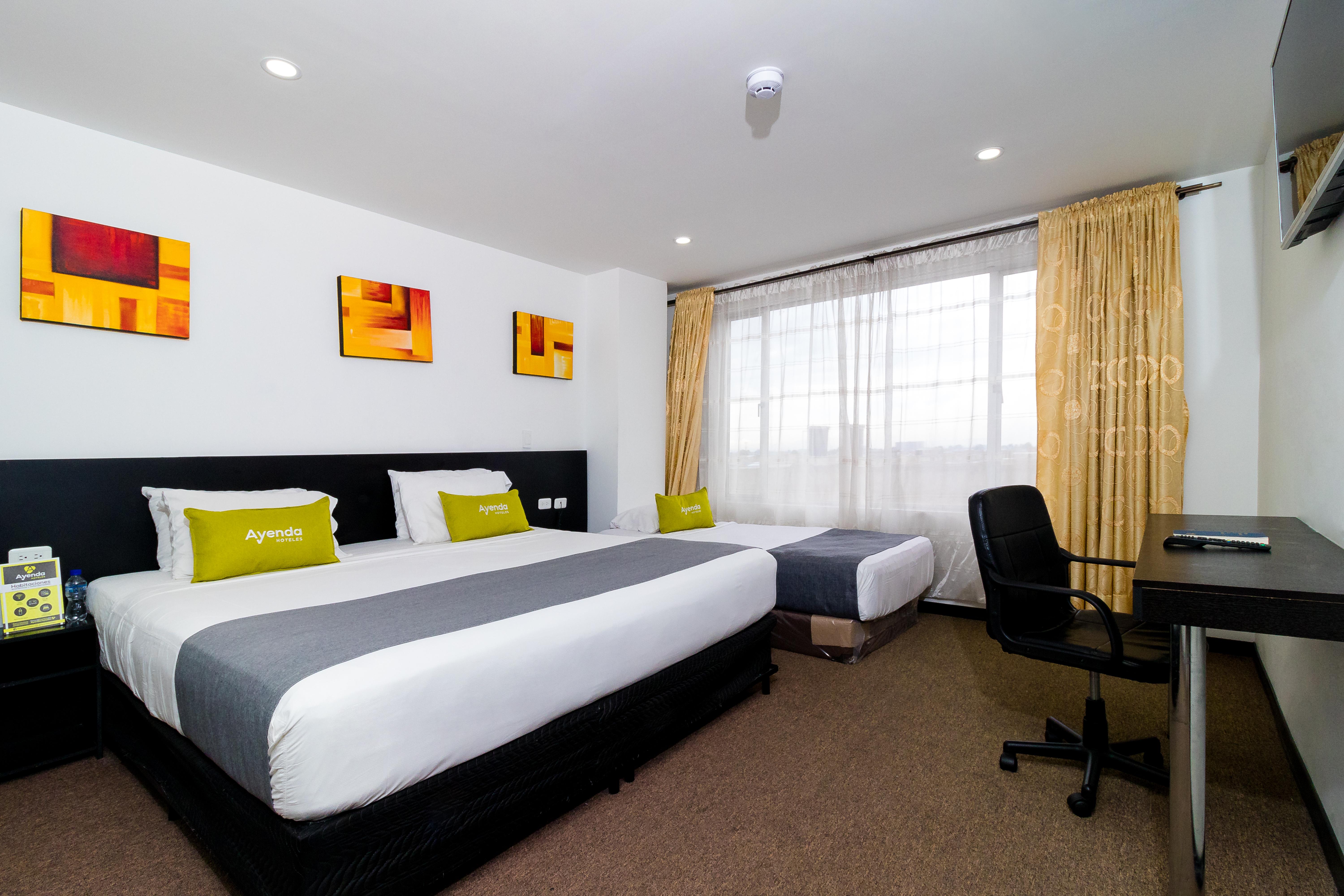 Ayenda 1063 Golden Hotel Богота Екстериор снимка