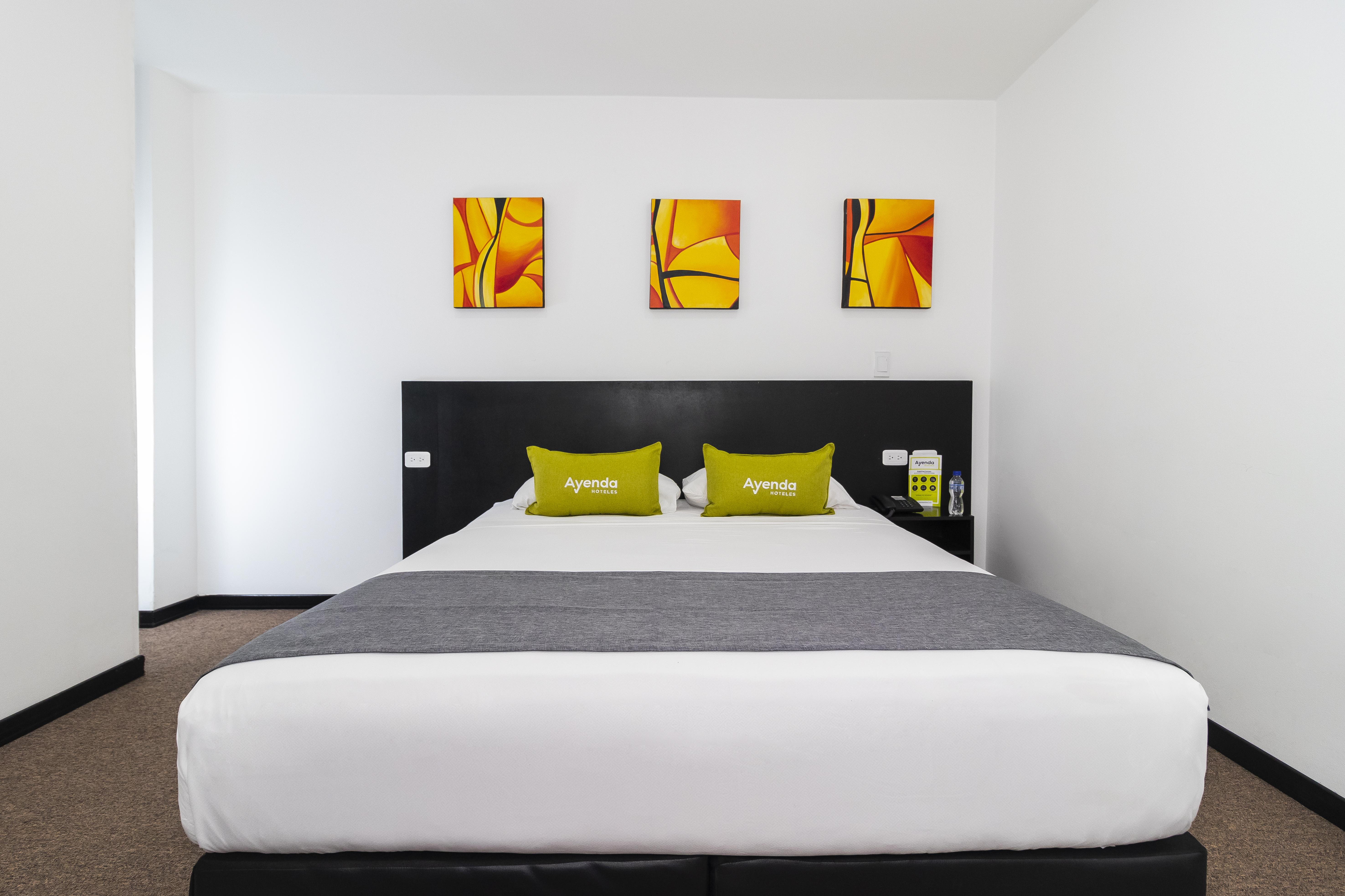 Ayenda 1063 Golden Hotel Богота Екстериор снимка