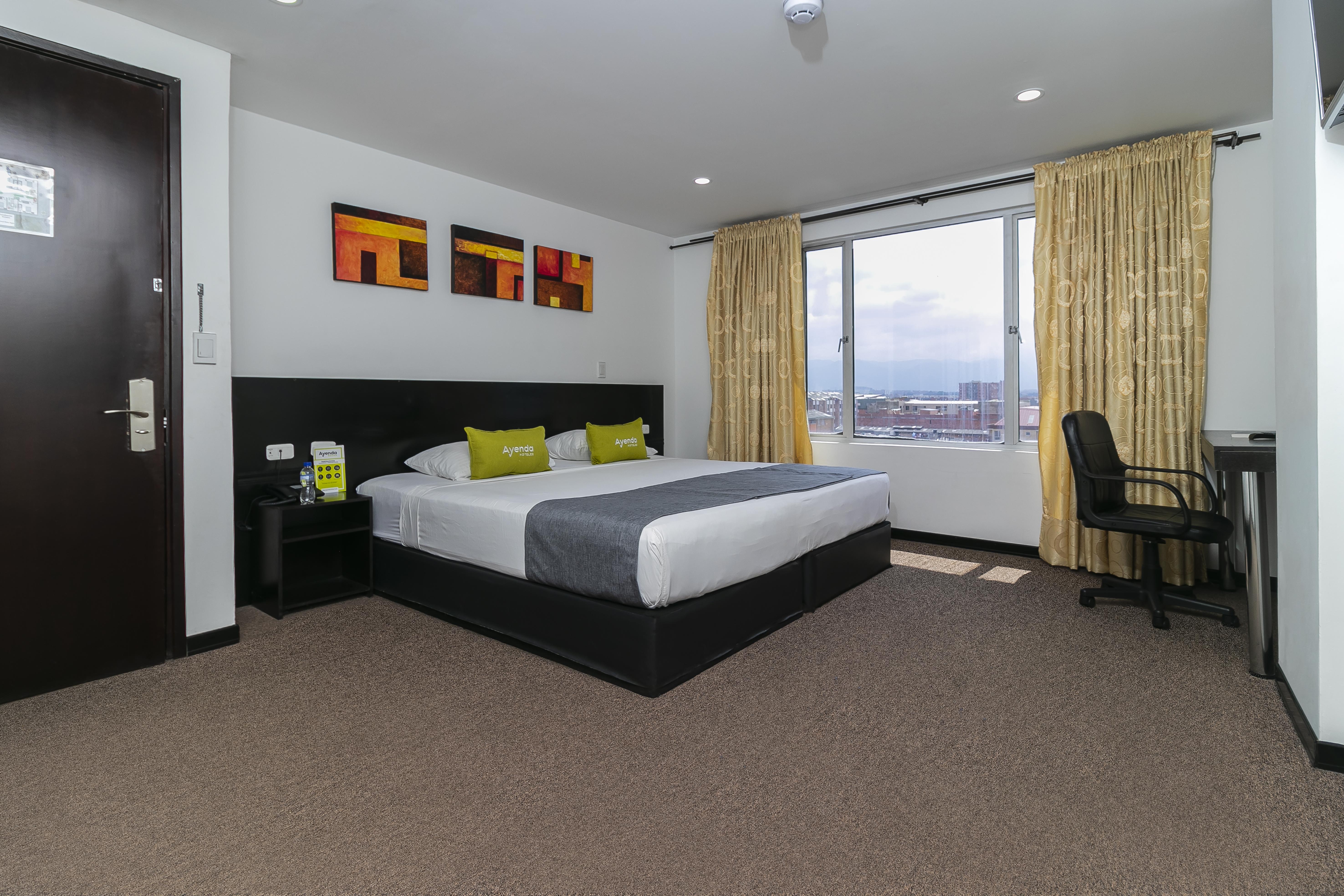 Ayenda 1063 Golden Hotel Богота Екстериор снимка