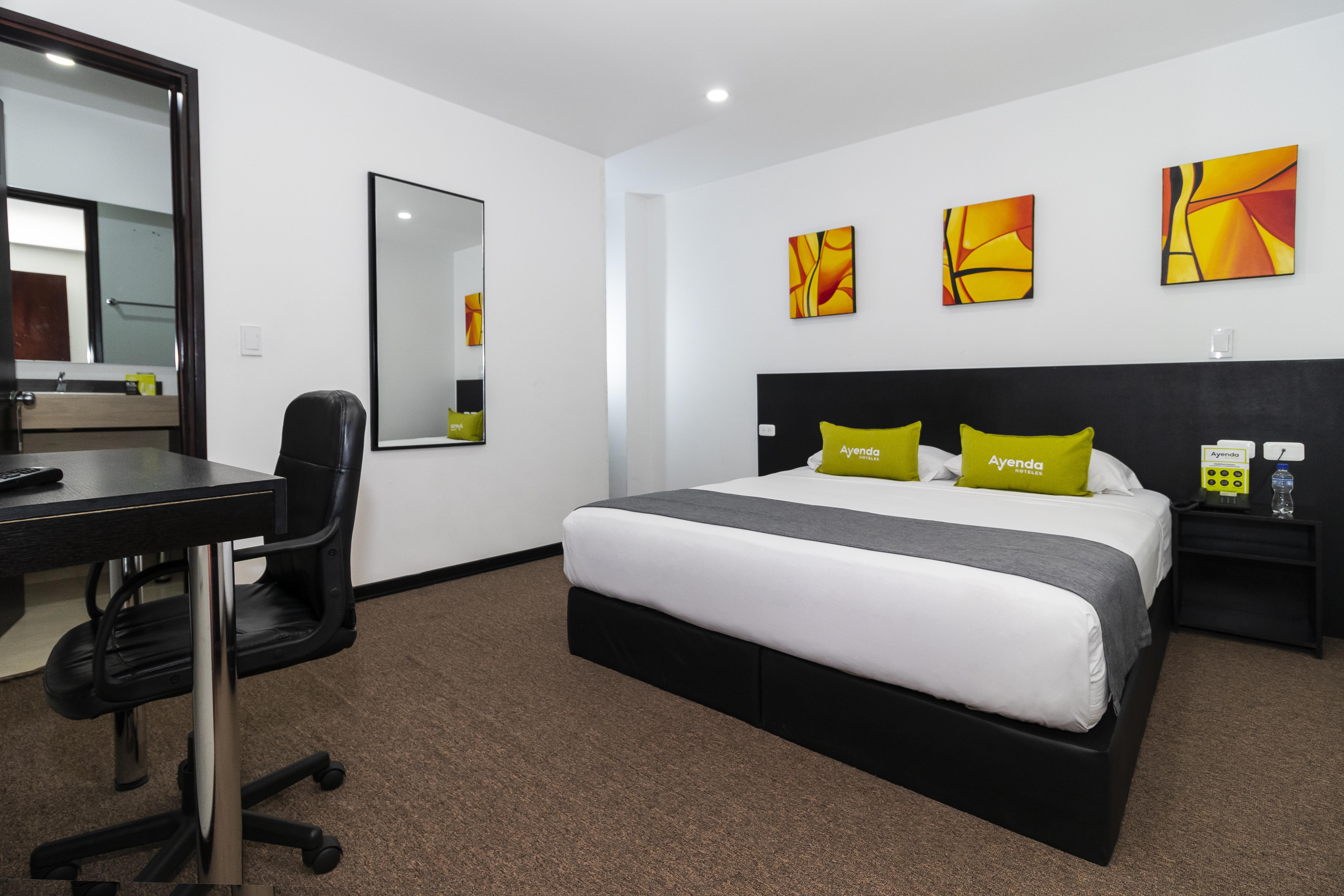 Ayenda 1063 Golden Hotel Богота Екстериор снимка