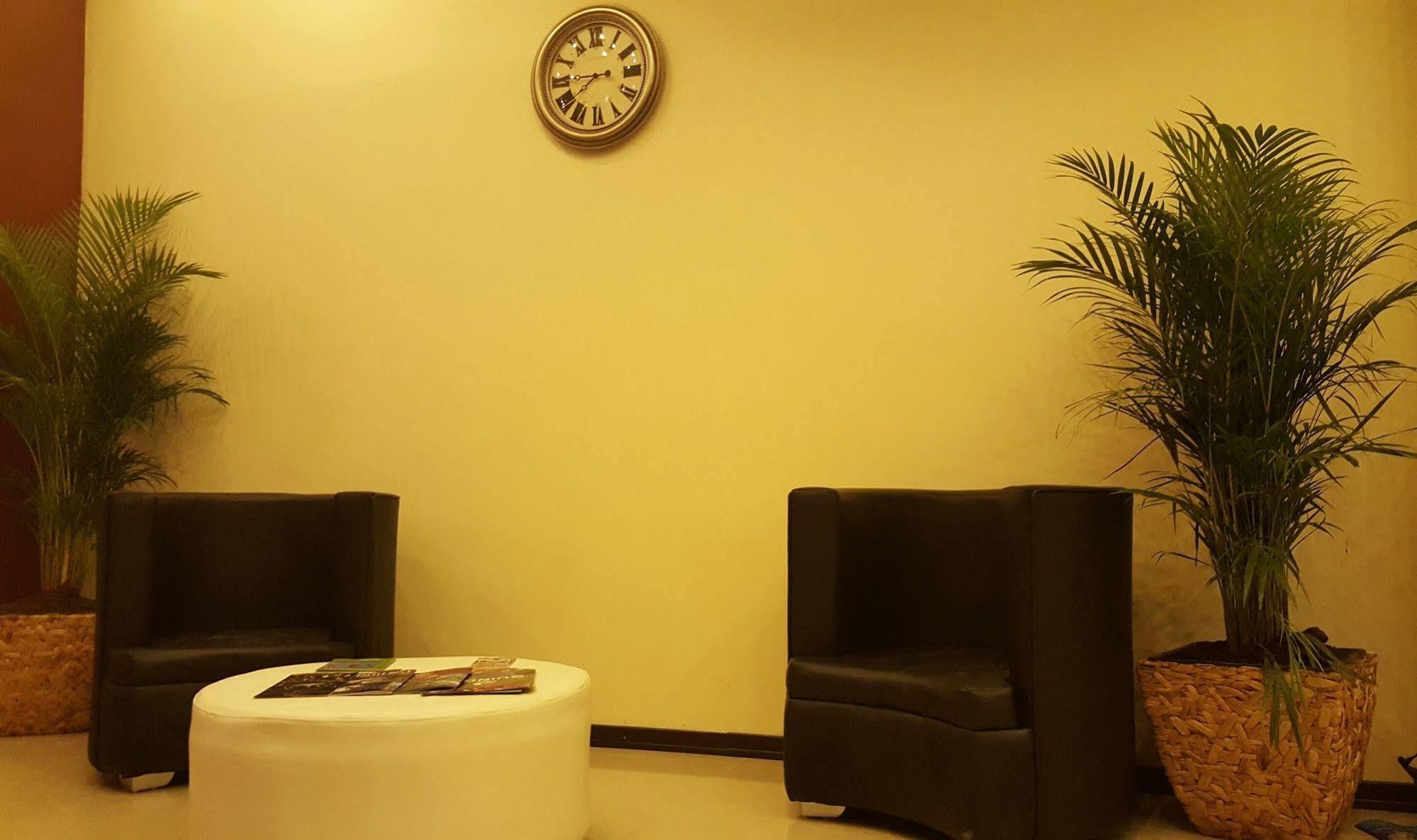 Ayenda 1063 Golden Hotel Богота Екстериор снимка