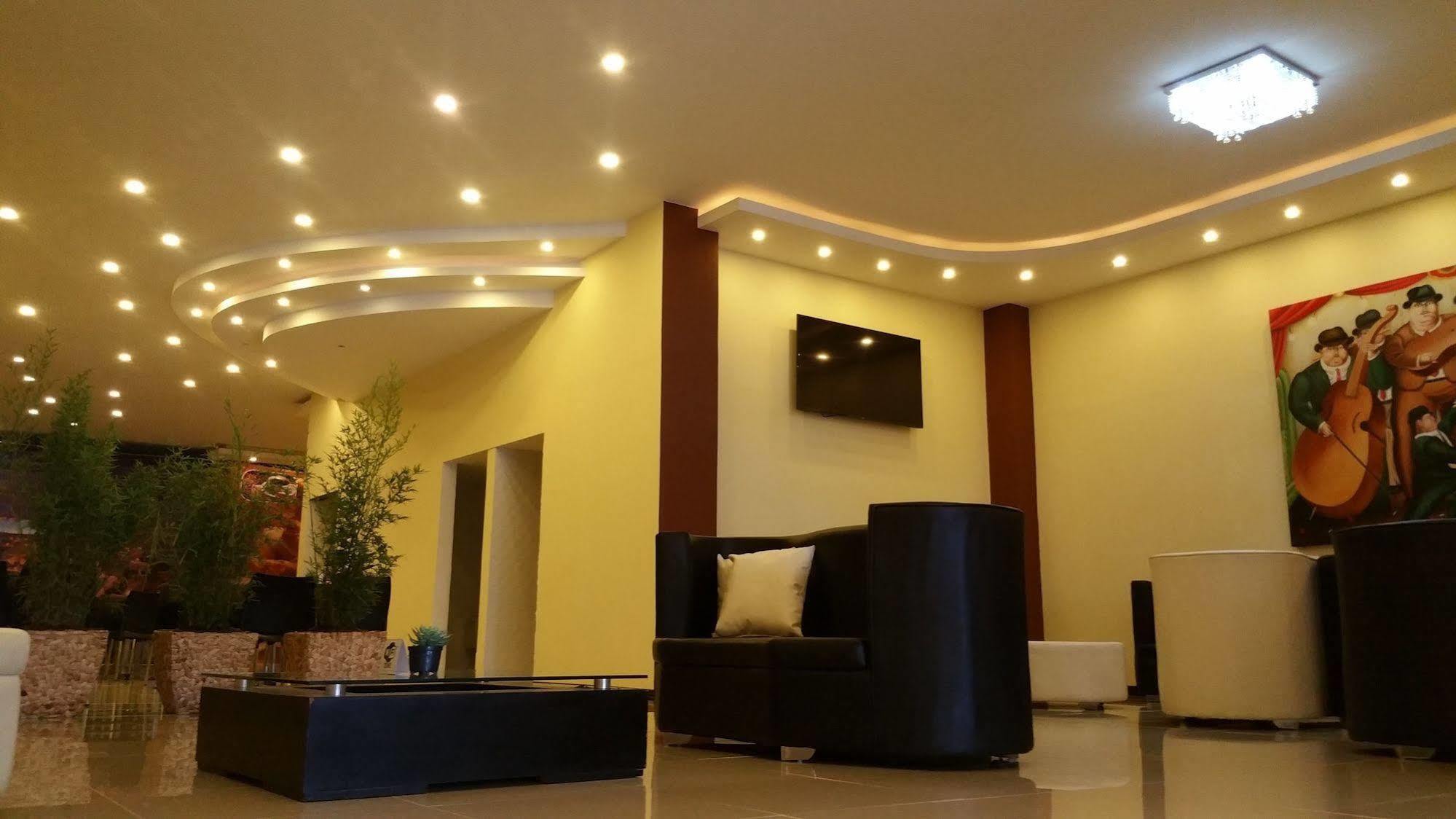 Ayenda 1063 Golden Hotel Богота Екстериор снимка