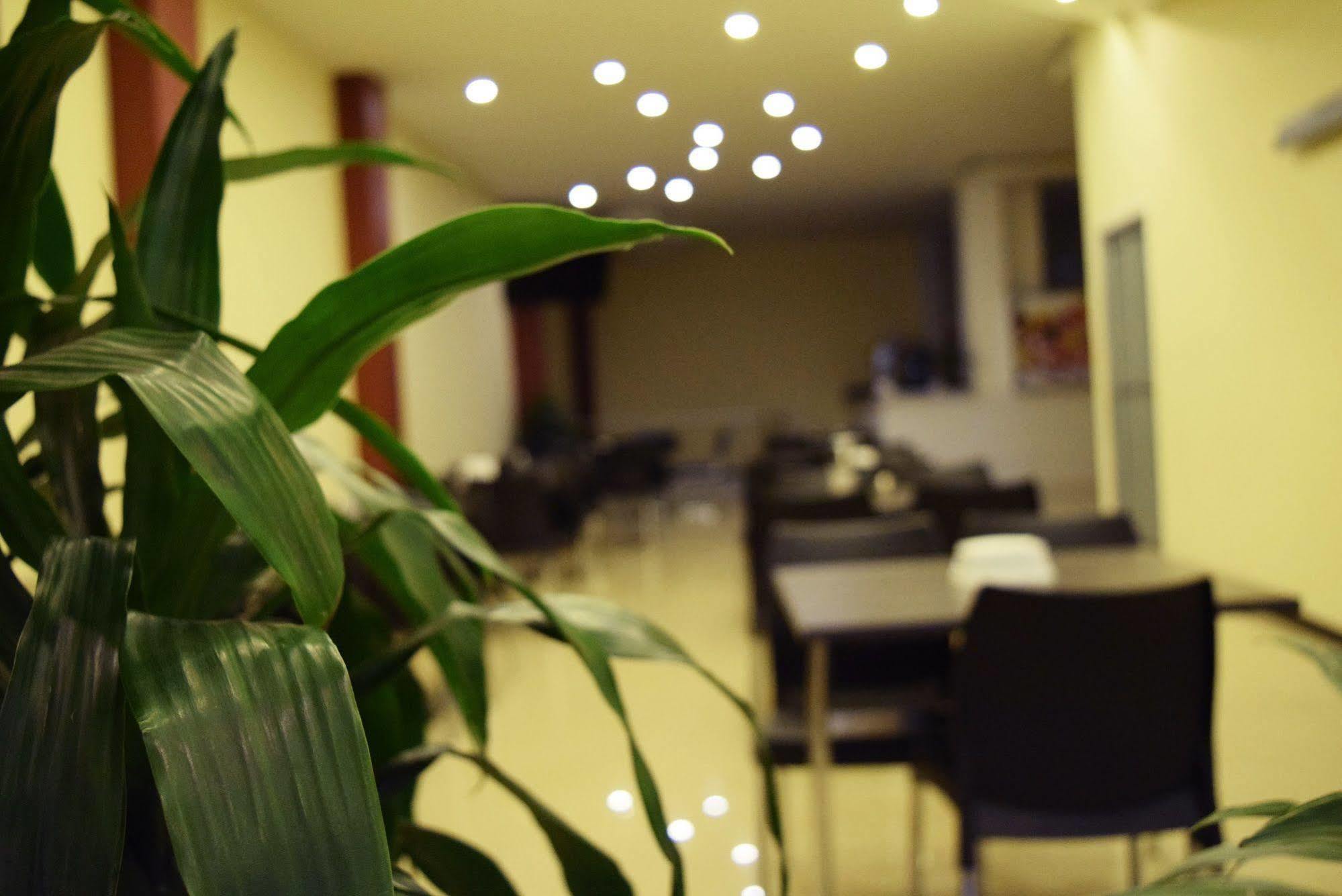 Ayenda 1063 Golden Hotel Богота Екстериор снимка