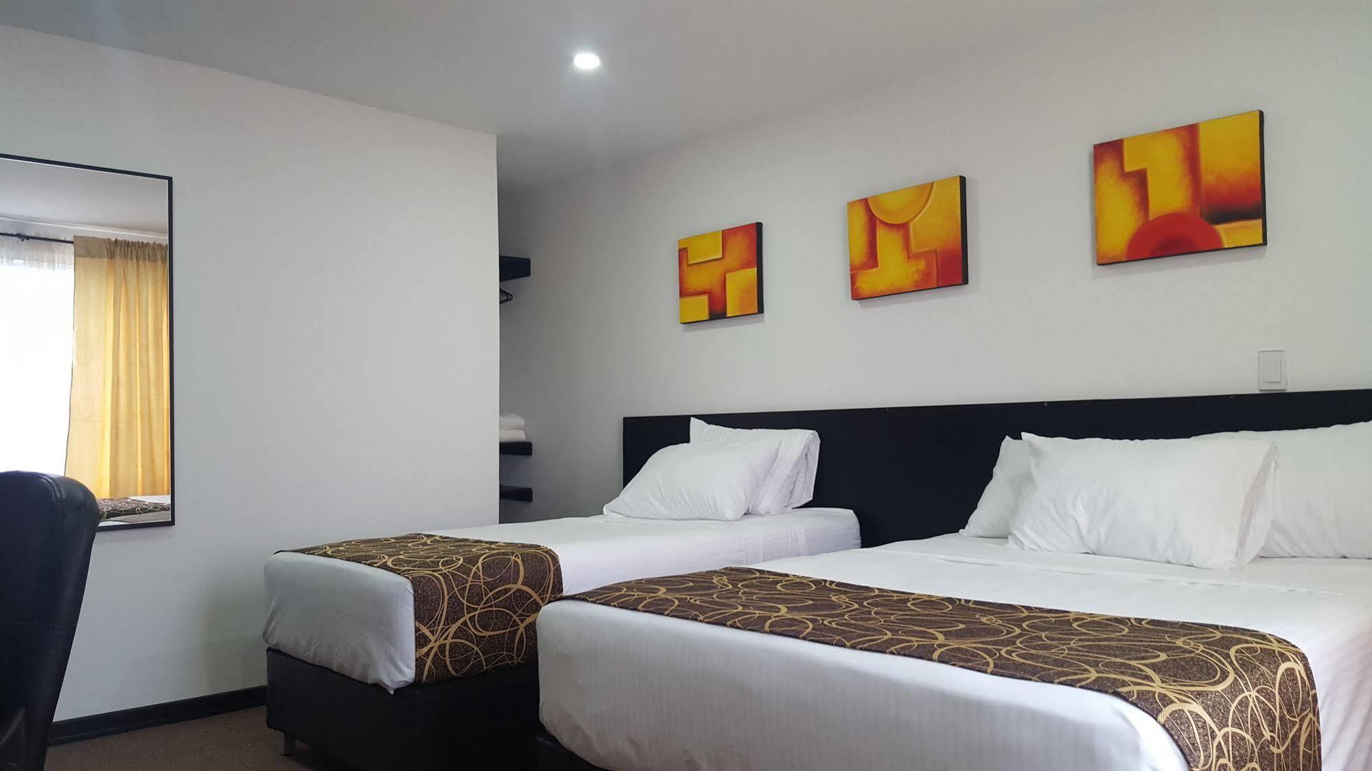 Ayenda 1063 Golden Hotel Богота Екстериор снимка