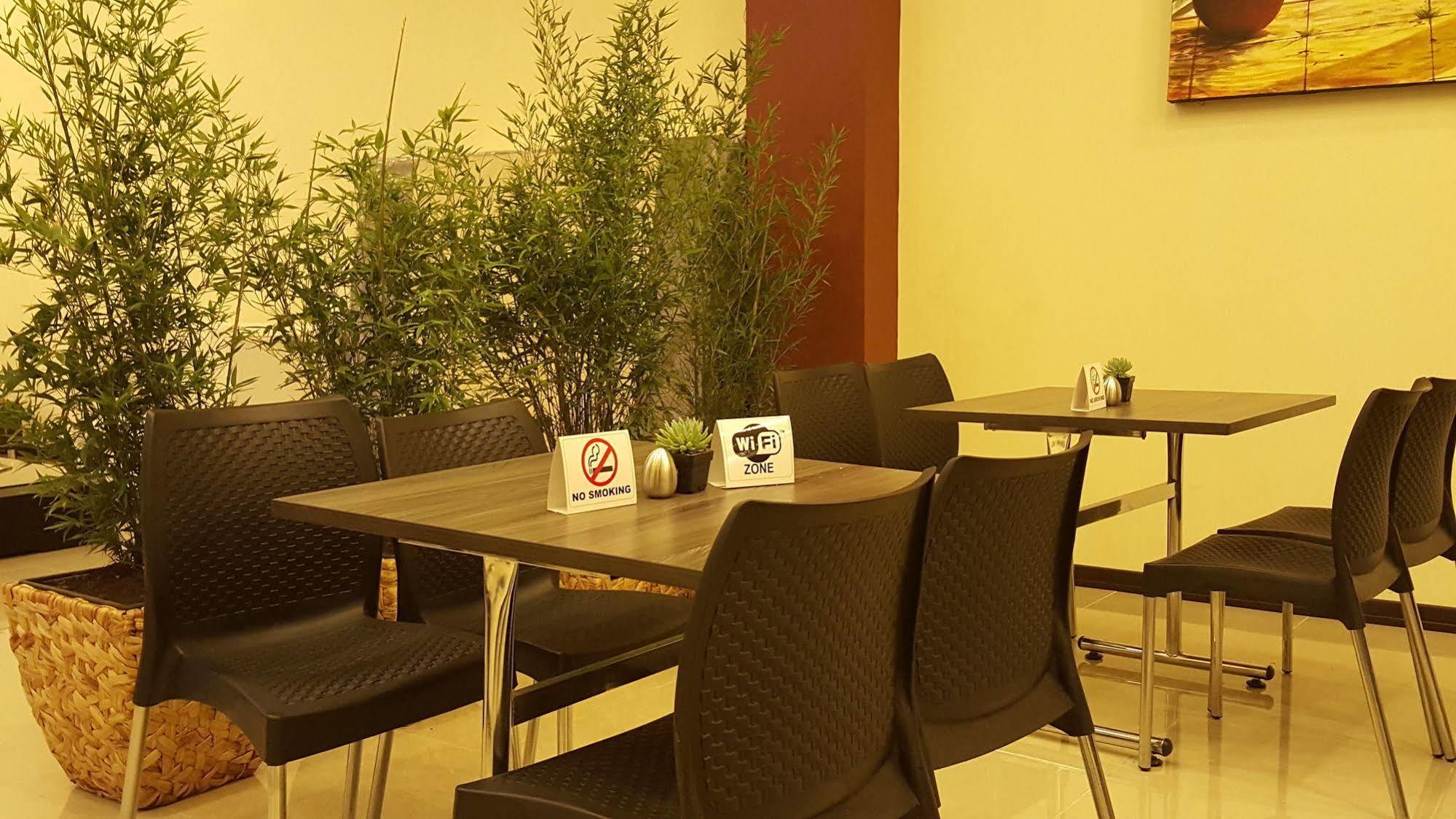 Ayenda 1063 Golden Hotel Богота Екстериор снимка